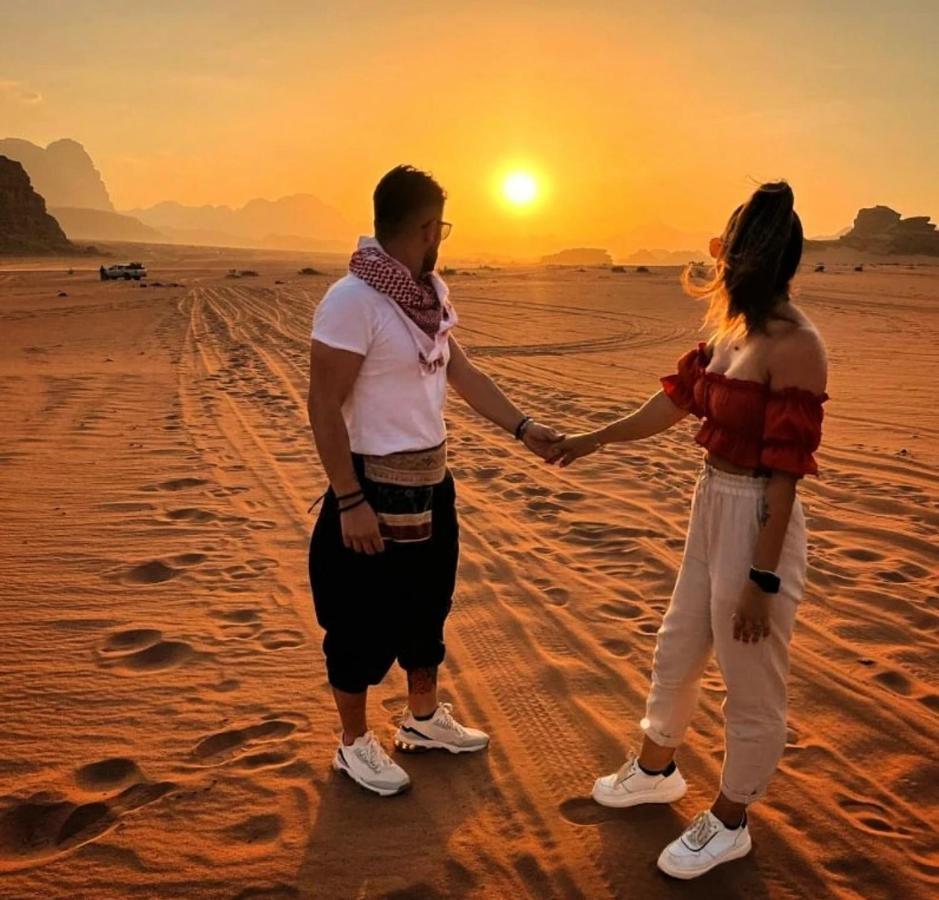 Sun Luxury Camp &Tour Apartment Wadi Rum Exterior photo
