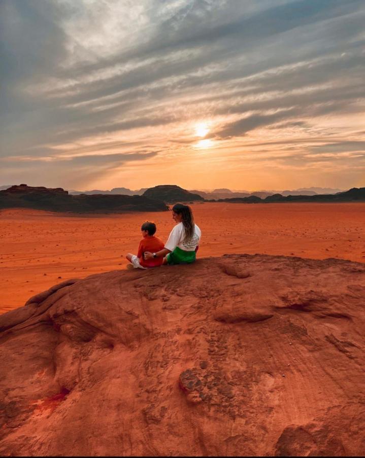 Sun Luxury Camp &Tour Apartment Wadi Rum Exterior photo