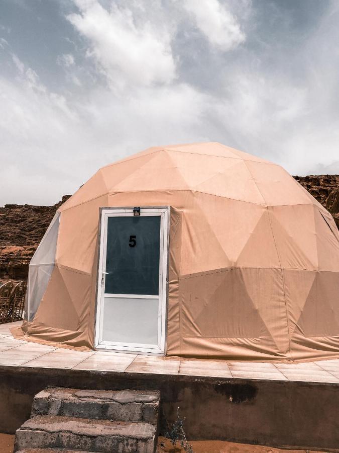 Sun Luxury Camp &Tour Apartment Wadi Rum Exterior photo